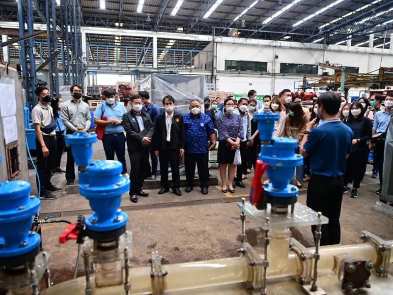 Deputy Governor (Engineering) of MWA visited SCI and followed up the progress of the largest gate valve DN 3,000 mm. (120") production.